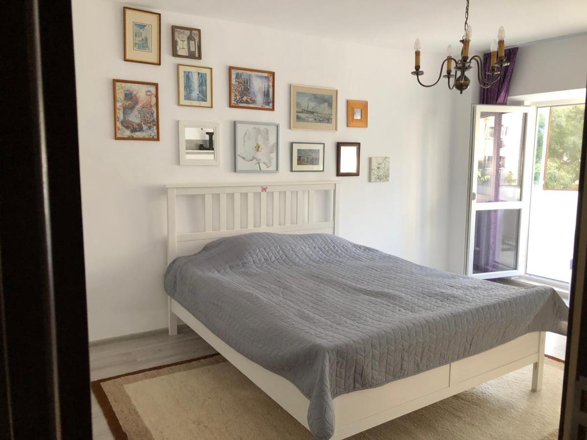 Le Garcon De Cristina-Simple,Quiet,Spacious Studio Bucarest Esterno foto