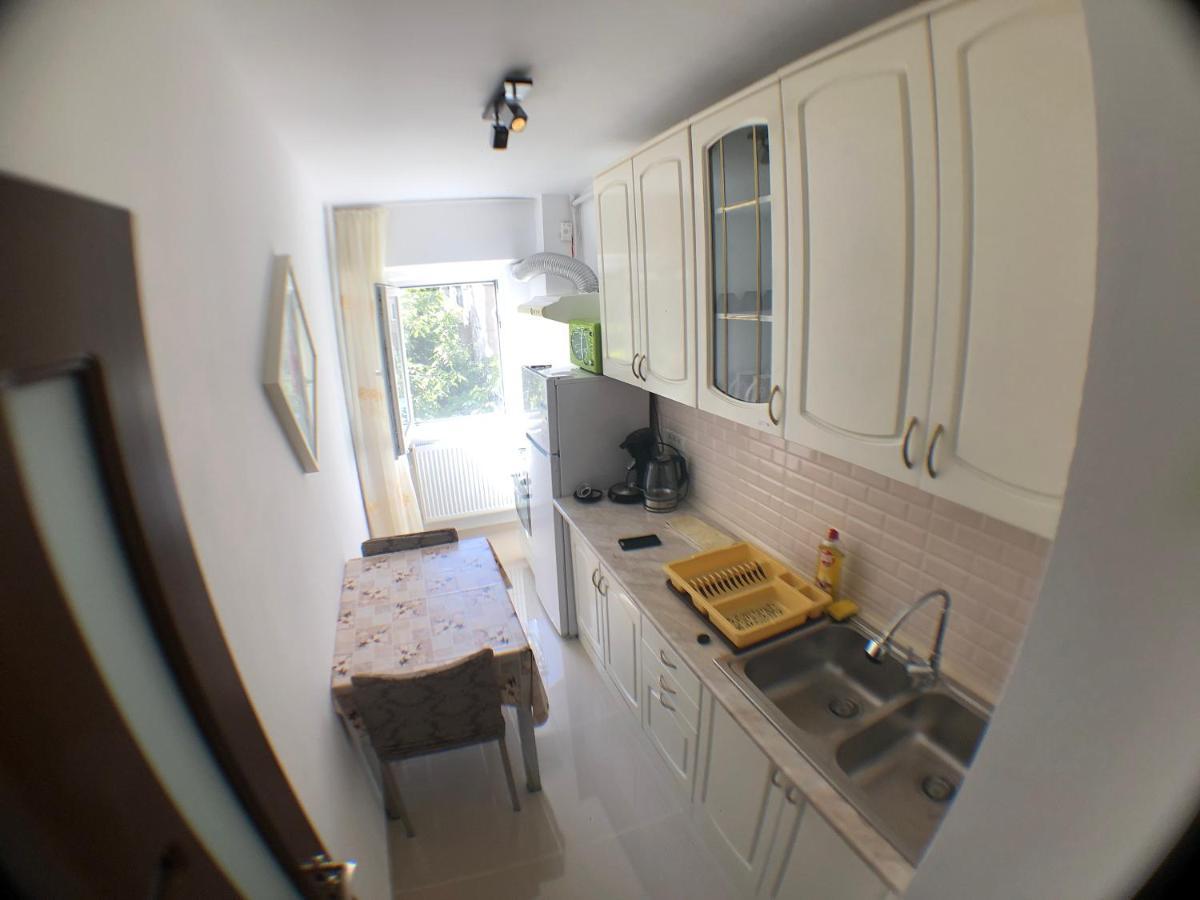 Le Garcon De Cristina-Simple,Quiet,Spacious Studio Bucarest Esterno foto