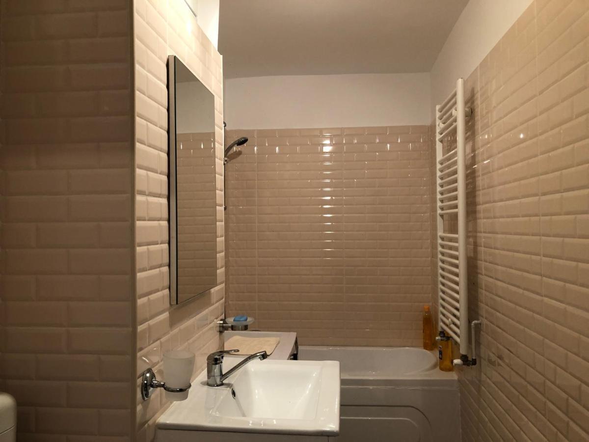 Le Garcon De Cristina-Simple,Quiet,Spacious Studio Bucarest Esterno foto